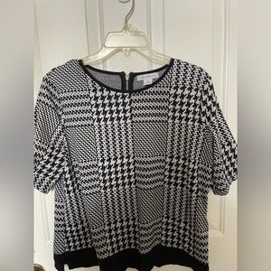 Slightly used Liz Claiborne sweater Large